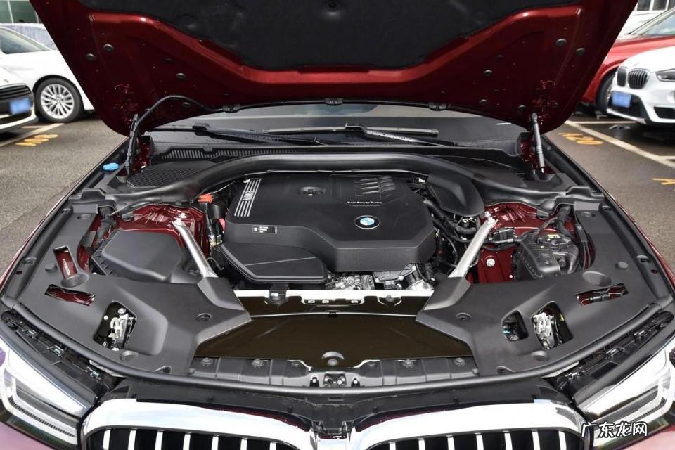 40万左右预算该怎么选 奥迪a6l新车报价2022款图片