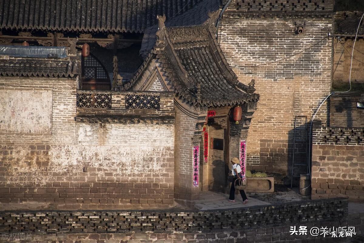 餐桌摆三把椅子有什么说法 一桌三凳风水说法