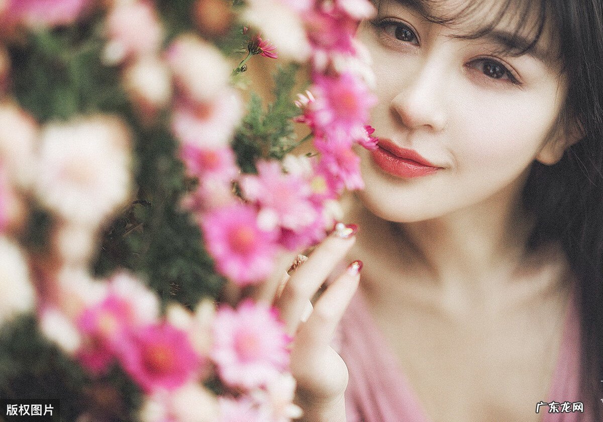 脸上长青春痘是怎么引起的 青少年脸上长青春痘怎么办