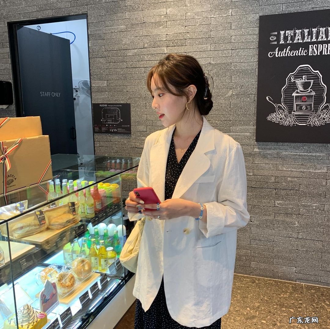 面试穿衣服搭配图片