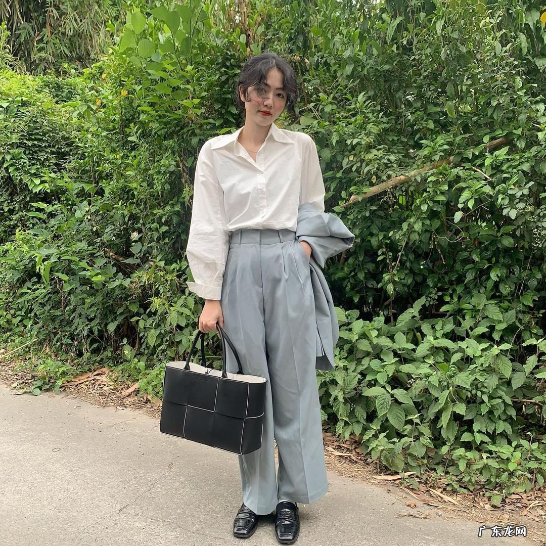 面试穿衣服搭配图片