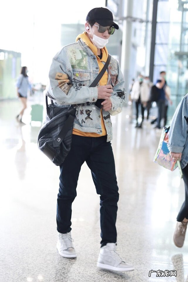 牛仔衣配什么裤子好看 牛仔上衣配什么裤子比较好男