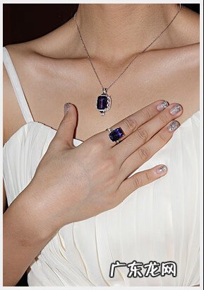 彩色蓝宝石是天然的吗 彩色蓝宝石和蓝宝石的区别