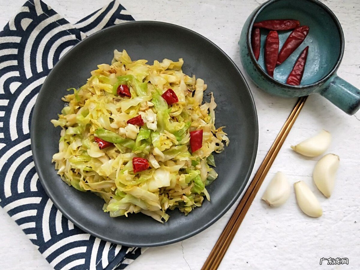 卷心菜怎么炒才好吃 卷心菜怎么炒好吃