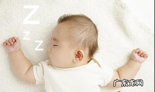 为什么婴儿睡觉会打呼噜 婴儿打呼噜怎么回事啊
