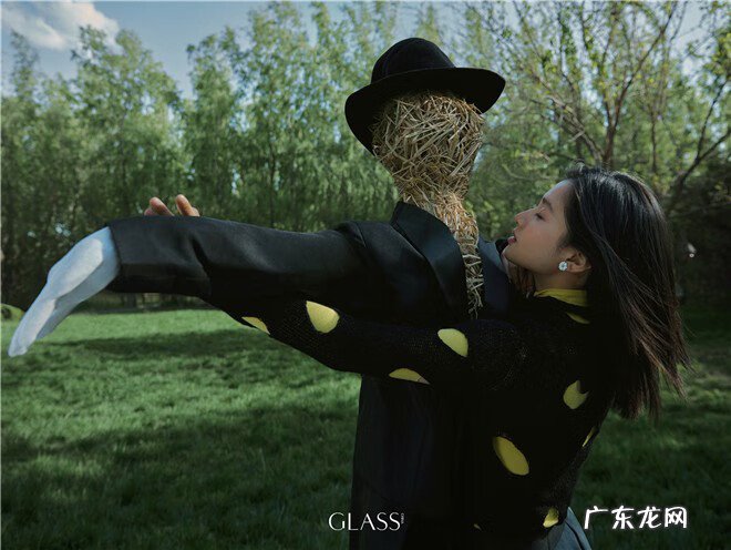 稻草人简介 奔跑的稻草人