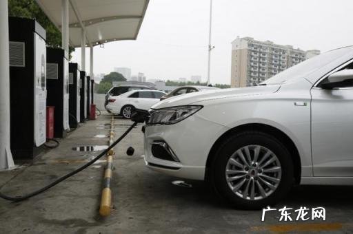 荣威ei5怎么样家用充电器怎么解决 荣威ei5与ei6哪个好