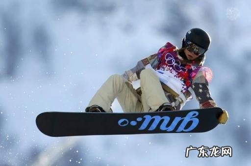 初学滑雪应注意哪些技巧视频 滑雪技巧初学者双板