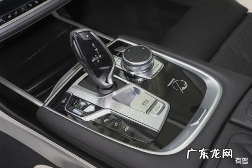 宝马7系怎么样好不好 宝马七系的优点和缺点