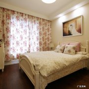 床头相框怎么挂在墙上 床头挂相框的风水