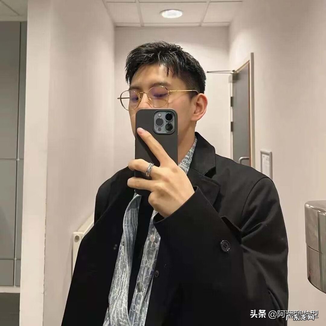 男生什么发型适合自己 男生做什么发型好看