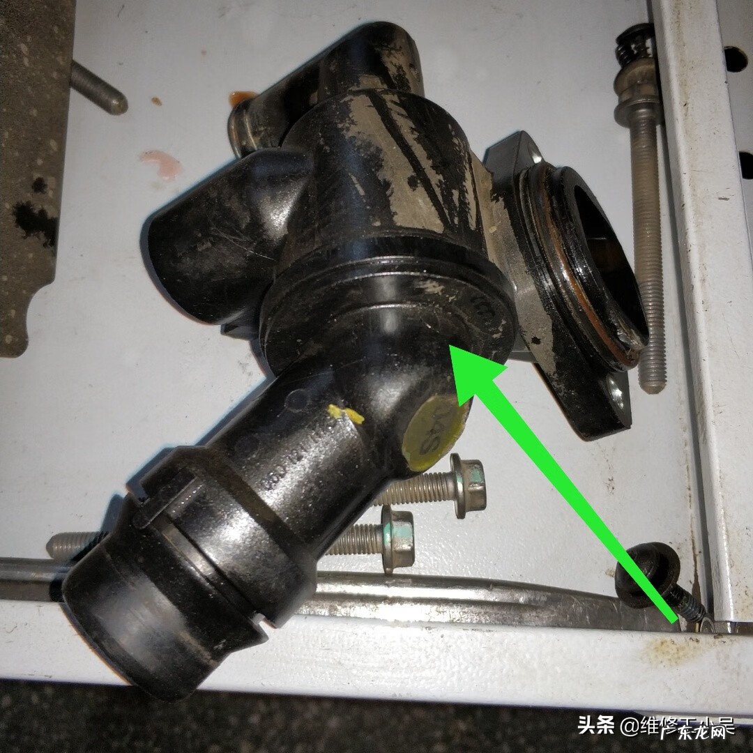 奥迪a6上水管热下水管冷 奥迪暖风水管走向