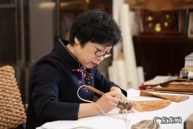 黑纸扇的制作 黑纸扇制作