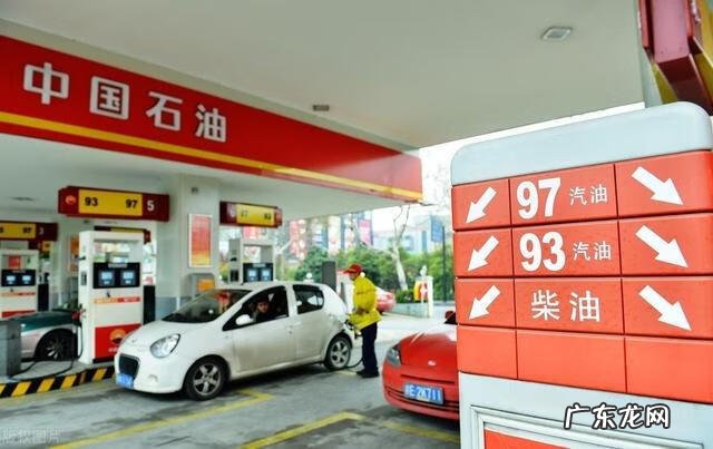 一吨汽油多少公斤多少升 一吨汽油多少升?