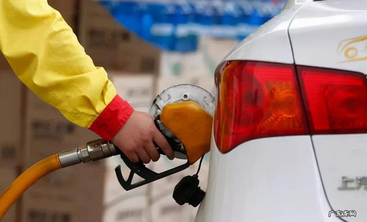 一吨汽油多少公斤多少升 一吨汽油多少升?