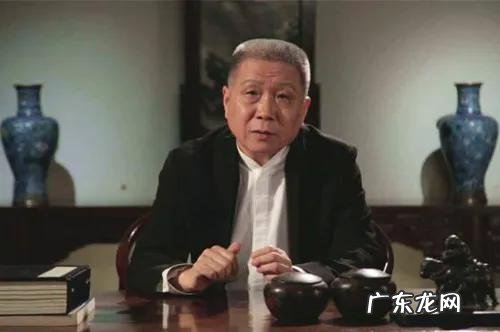 “捡漏之王”马未都处世秘诀:3副对联,风流百年