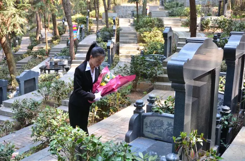 四川凤凰山在哪 贵州龙洞堡凤凰山风水