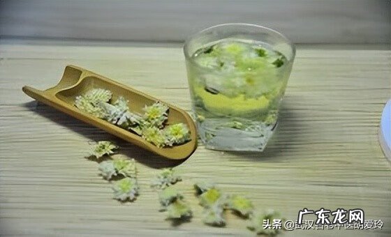 皮肤干燥是什么原因引起的 全身的皮肤干燥怎么办