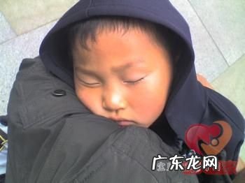 乞讨儿童被致残,儿童乞丐最惨图片