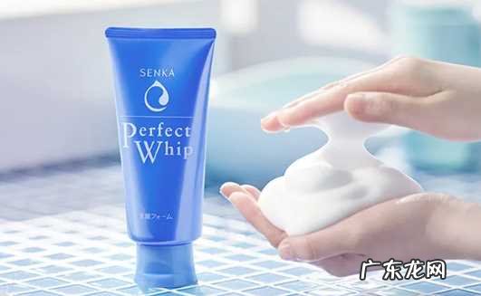 用完卸妆油还用用洗面奶吗 卸妆用了卸妆油还要用洗面奶吗