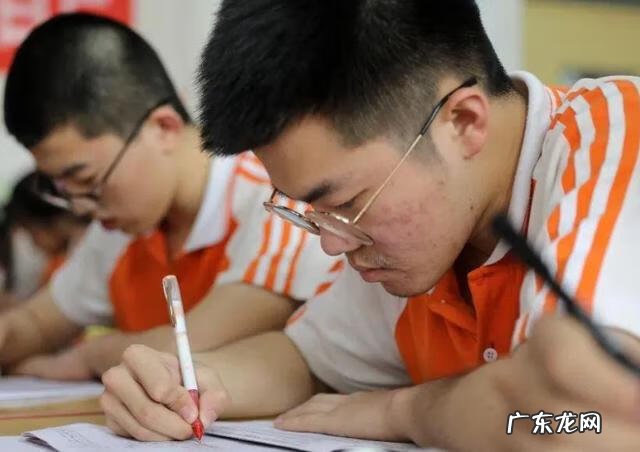 学生发型女 校园 校园女生发型要求