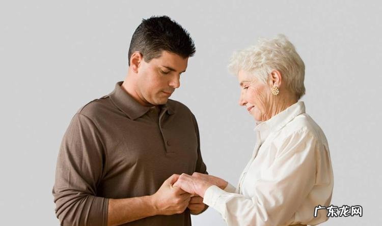 妈宝男是什么意思(妈宝男10十大特征 妈宝男的意思及10大特征,妈宝男是什么意思?妈宝男的特征及婚...)