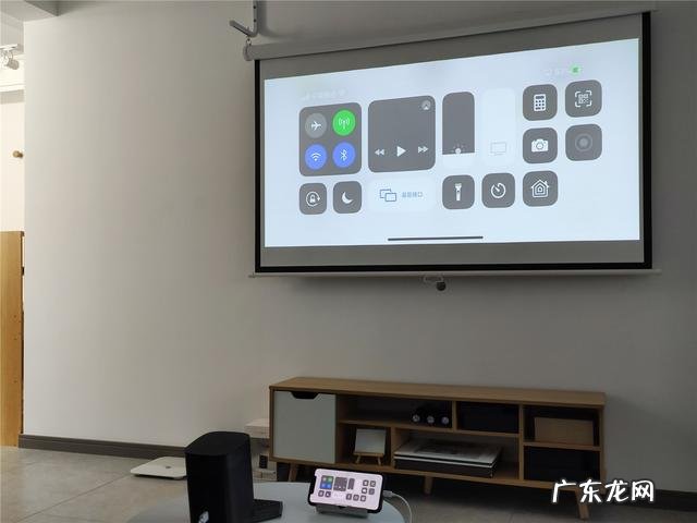 迷你高清投影仪哪个比较好用 极米投影仪play和play特别版的区别