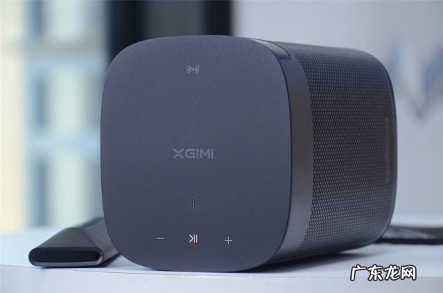 迷你高清投影仪哪个比较好用 极米投影仪play和play特别版的区别