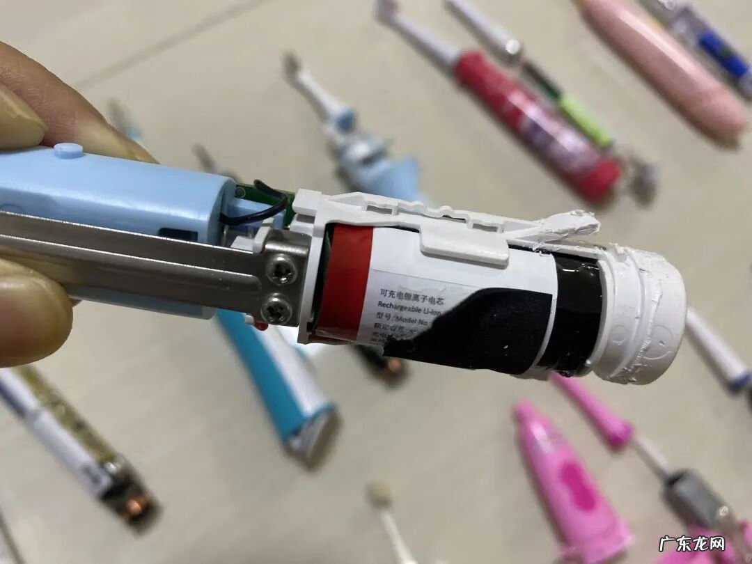 电动牙刷好还是普通的好 U型电动牙刷