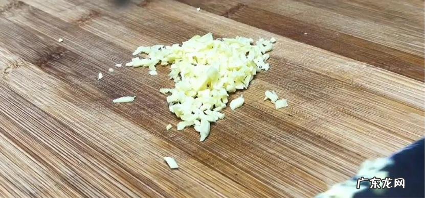 炸酱面的酱做法图解 大家不妨动手做一下吧 家常炸酱面最简单做法