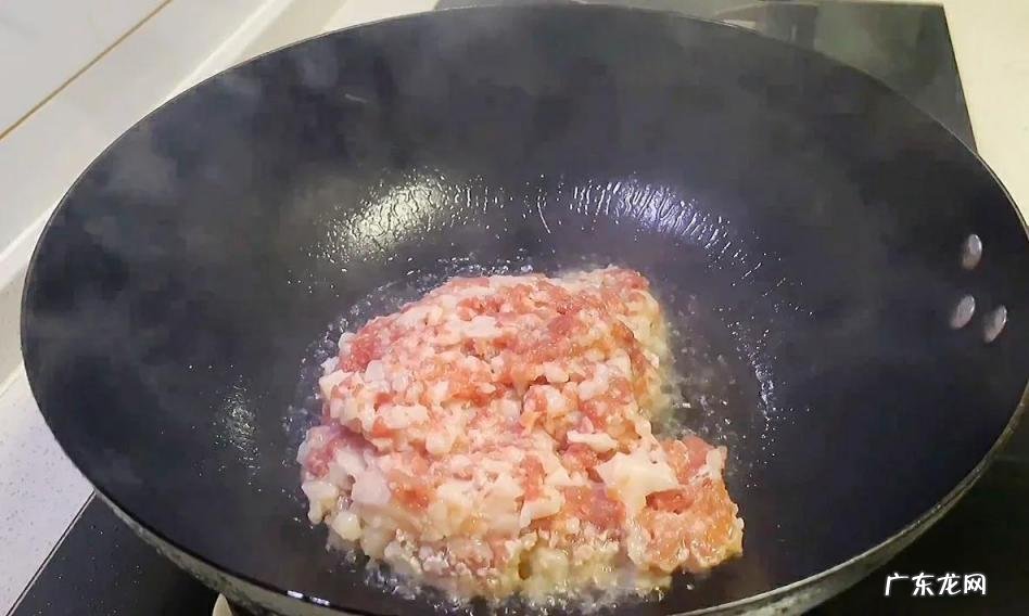 炸酱面的酱做法图解 大家不妨动手做一下吧 家常炸酱面最简单做法