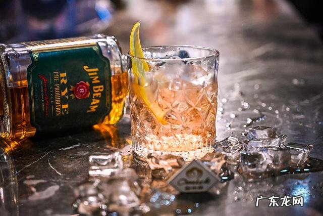 调酒师证怎么考 调酒师学校哪家好