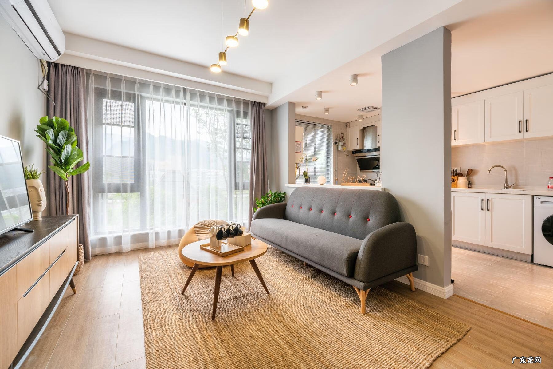 宅基地西边有大坑风水 宅子西南边有浅坑风水好吗