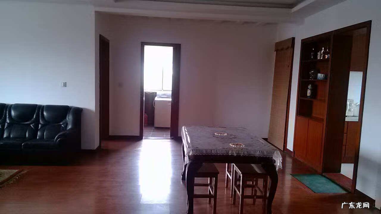 宅基地西边有大坑风水 宅子西南边有浅坑风水好吗