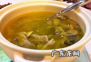 炖老母鸡汤要什么材料 老母鸡汤的功效与作用及禁忌