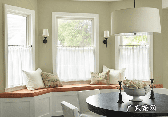 一楼窗户下面被别人放杂物 窗台堆放杂物影响风水吗