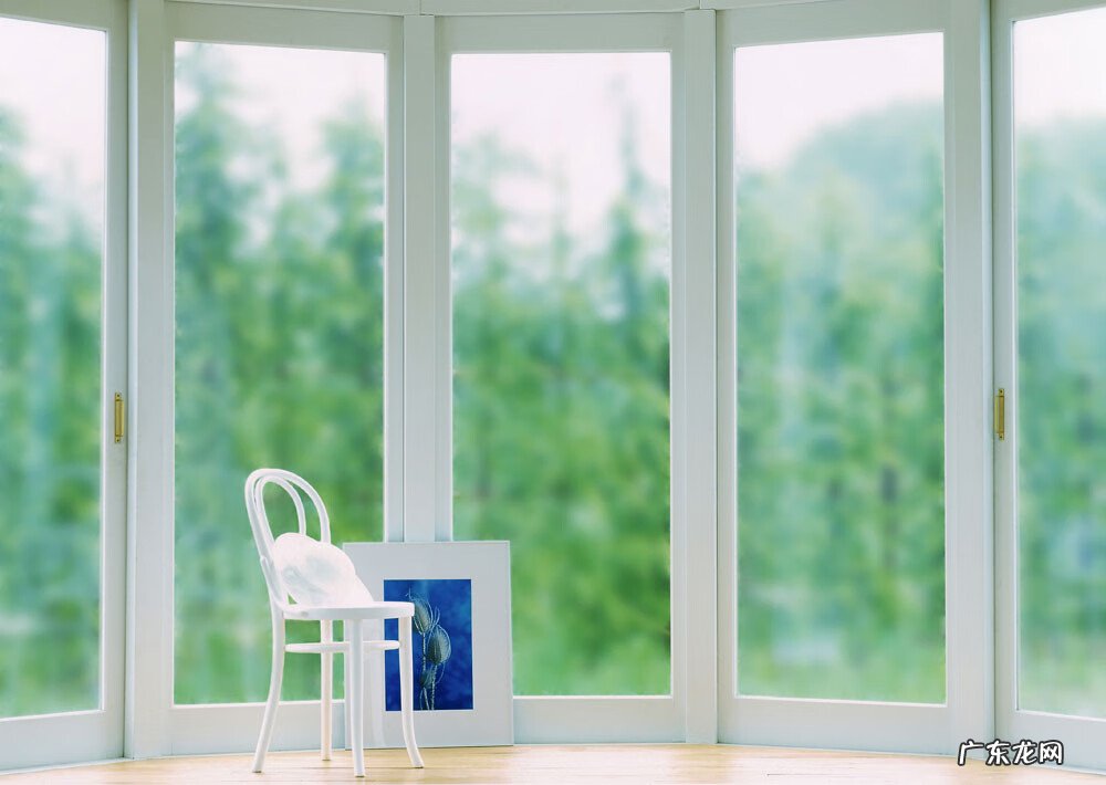 一楼窗户下面被别人放杂物 窗台堆放杂物影响风水吗