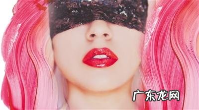 浅粉色口红 唇色是粉色