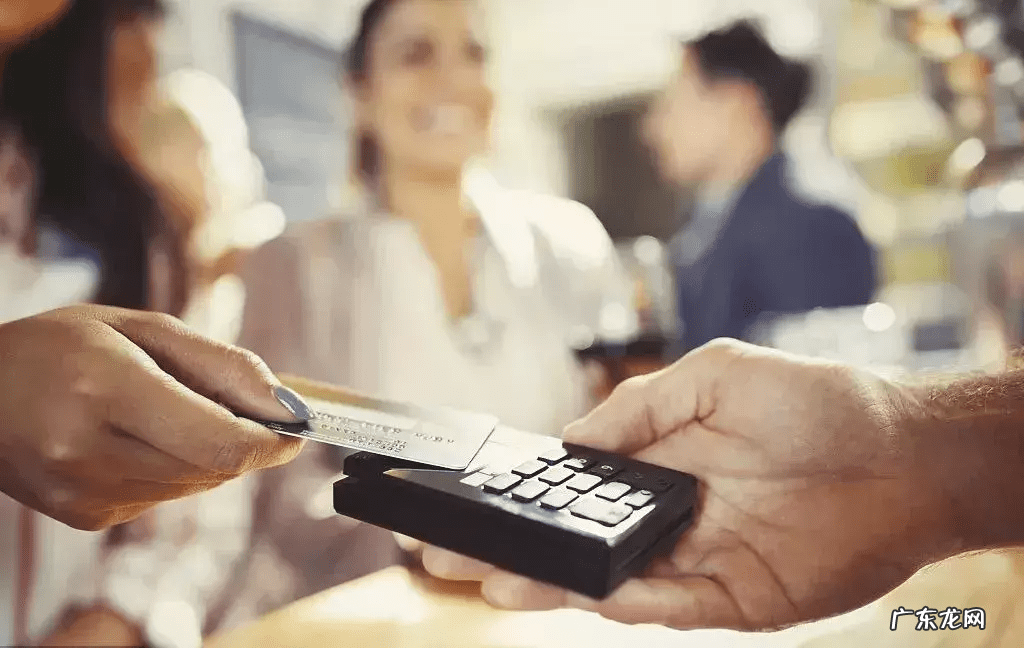 海外代购奢侈品可靠吗 奢侈品海外代购揭秘