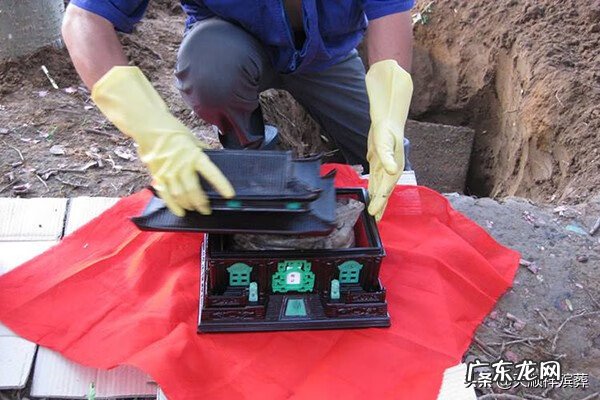 迁坟的风水讲究 迁坟怎么看风水