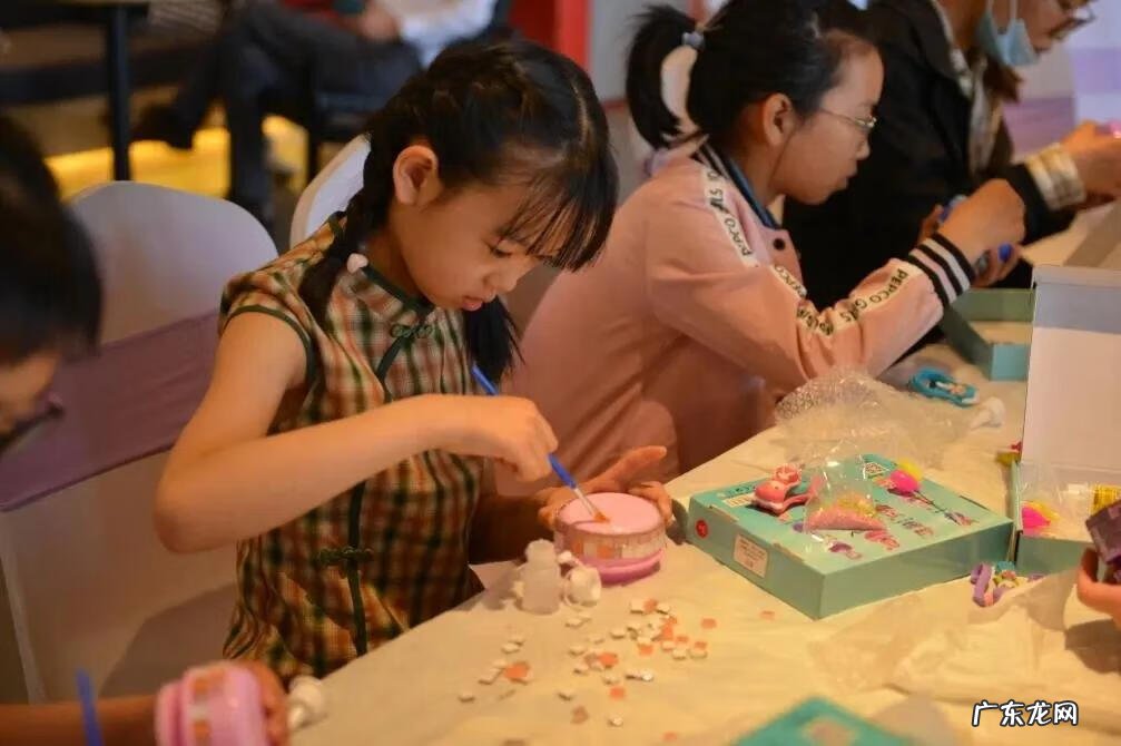 全能侦探社 侦探社区