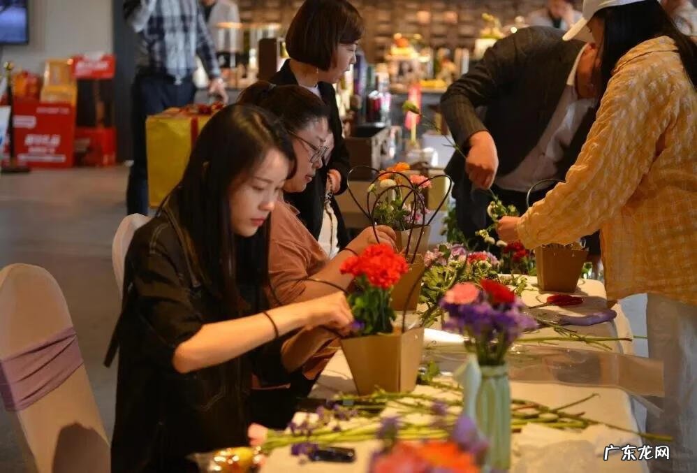 全能侦探社 侦探社区