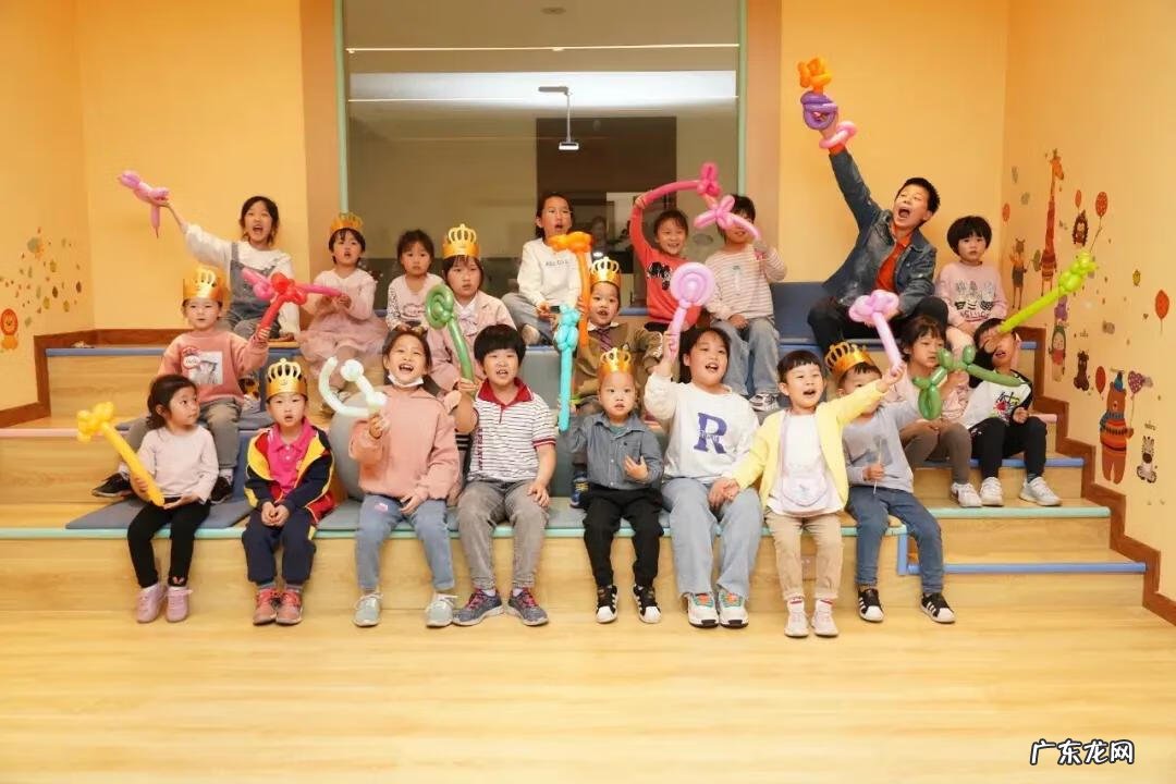 全能侦探社 侦探社区