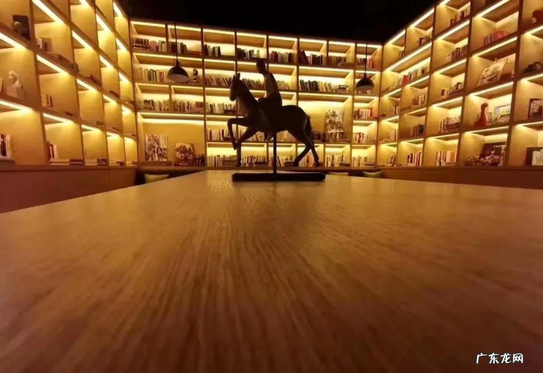 全能侦探社 侦探社区