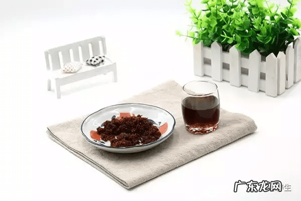 请问月经量少是怎么回事 月经量少的原因都有哪些