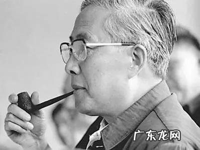 “漫画大师”96岁华君武养生秘诀：5个习惯，颐养天年