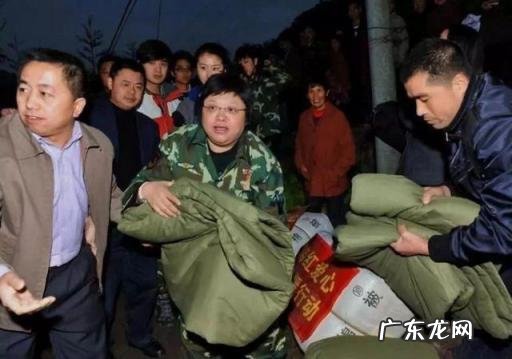 韩红回应河南救灾作秀... 韩红回应河南救灾