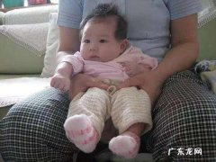 婴儿几个月开始把屎把尿最好 几个月婴儿能把尿