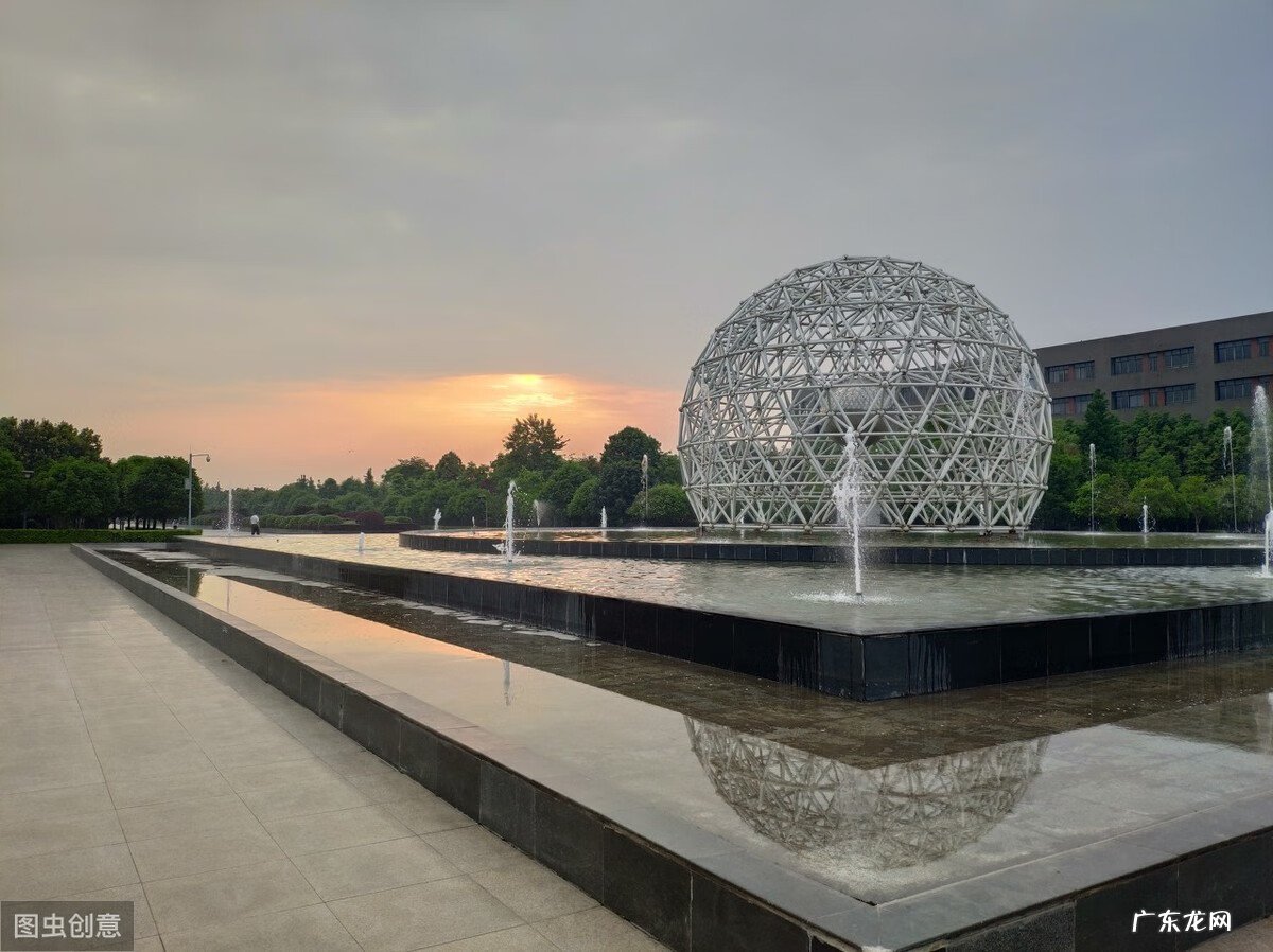 三根旗杆对着大门好吗 三根旗杆风水