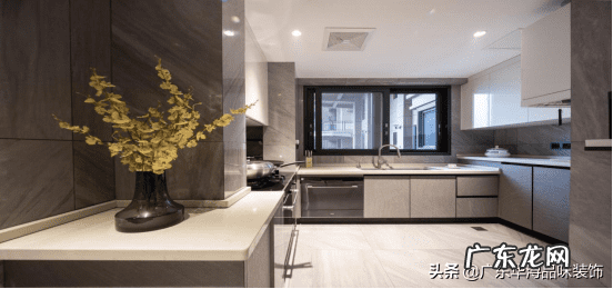 餐厅的地板铺什么颜色的好 餐厅地板什么颜色好看